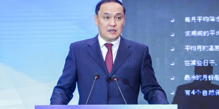 Ербол Қарашөкеев Қытайға жұмыс сапарымен барды