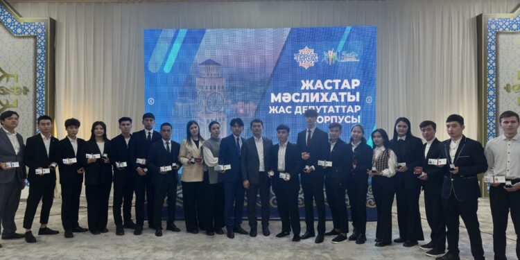 ЖАС ДЕПУТАТТАРДЫ 3 618 СТУДЕНТ ТАҢДАДЫ