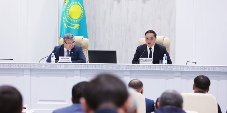 Ербол Қарашөкеев: Инвесторларды тартып, кәсіпорындар ашуға күш салу қажет