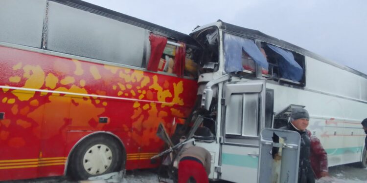 Тараз-Шымкент тас жолында қолайсыз ауа-райынан ірі жол апаты болды