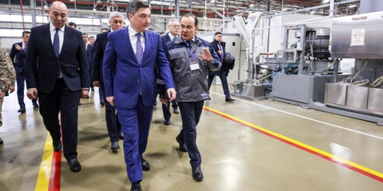 Үкімет басшысы Қарағанды облысының бірнеше кәсіпорнына барды