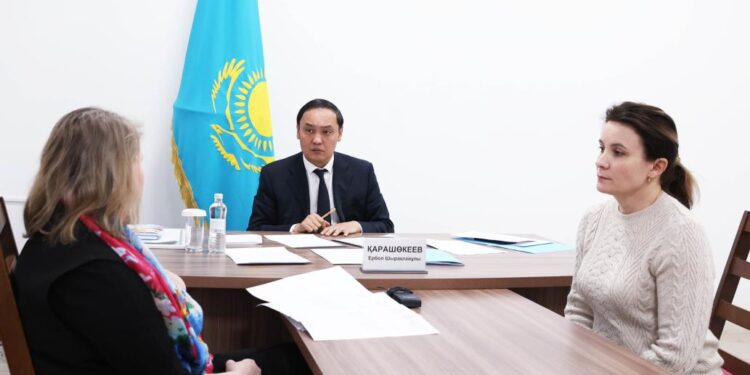Ербол Қарашөкеев азаматтарды жеке мәселелері бойынша қабылдау өткізді
