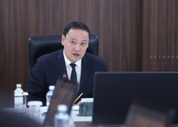 Ербол Қарашөкеев медицина саласына жаңа міндеттер жүктеді