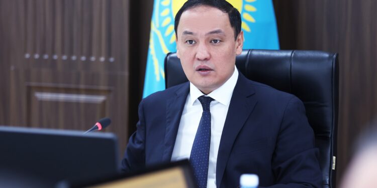Ербол Қарашөкеев: Тұрғындардың қауіпсіздігін қамтамасыз ету – басты талап