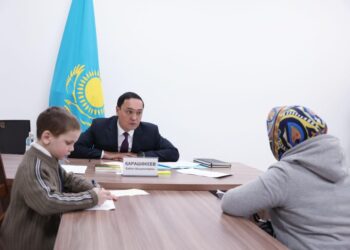 Облыс әкімі азаматтарды жеке мәселелерімен қабылдады
