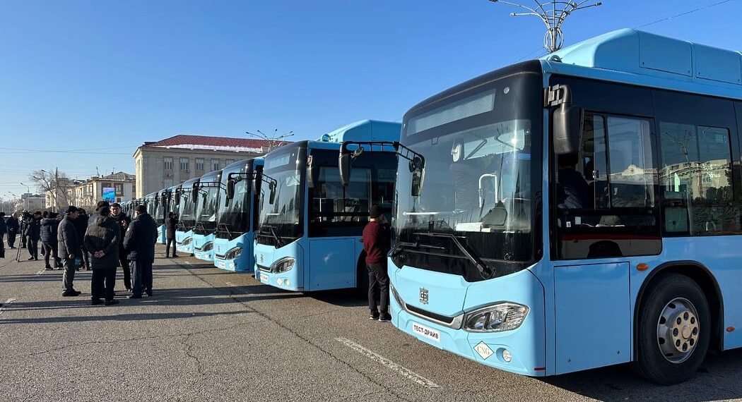 Таразға 24 су жаңа қоғамдық көлік жеткізілді