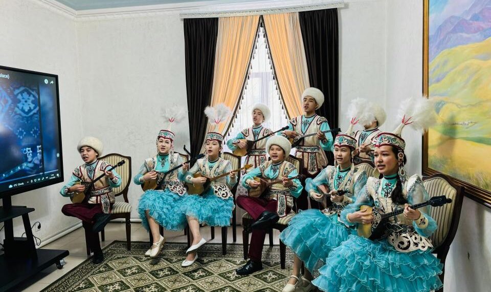 Таразда айтыскер ақындар орталығы ашылды