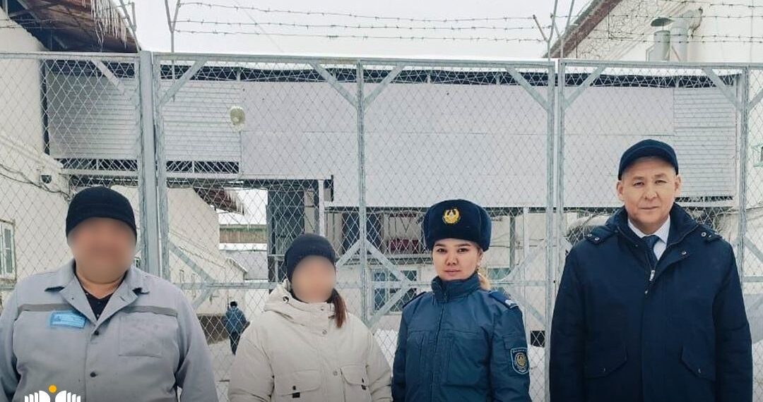 Жамбыл облысы бойынша уәкіл көпбалалы анаға жәрдемдесті