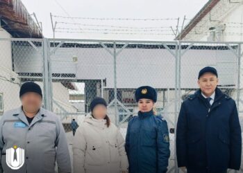 Жамбыл облысы бойынша уәкіл көпбалалы анаға жәрдемдесті