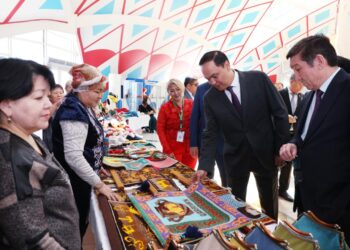 Ербол Қарашөкеев бірқатар этномәдени бірлестіктердің өкілдерін марапаттады