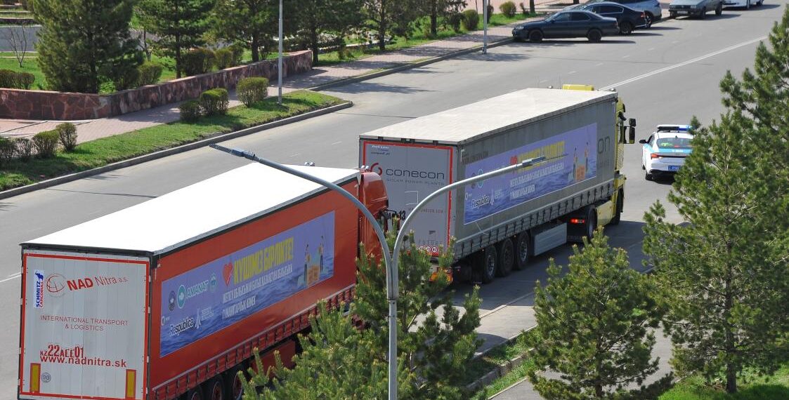 Су тасқыны. Еріктілер 553,4 тоннадан аса гуманитарлық көмек жинады
