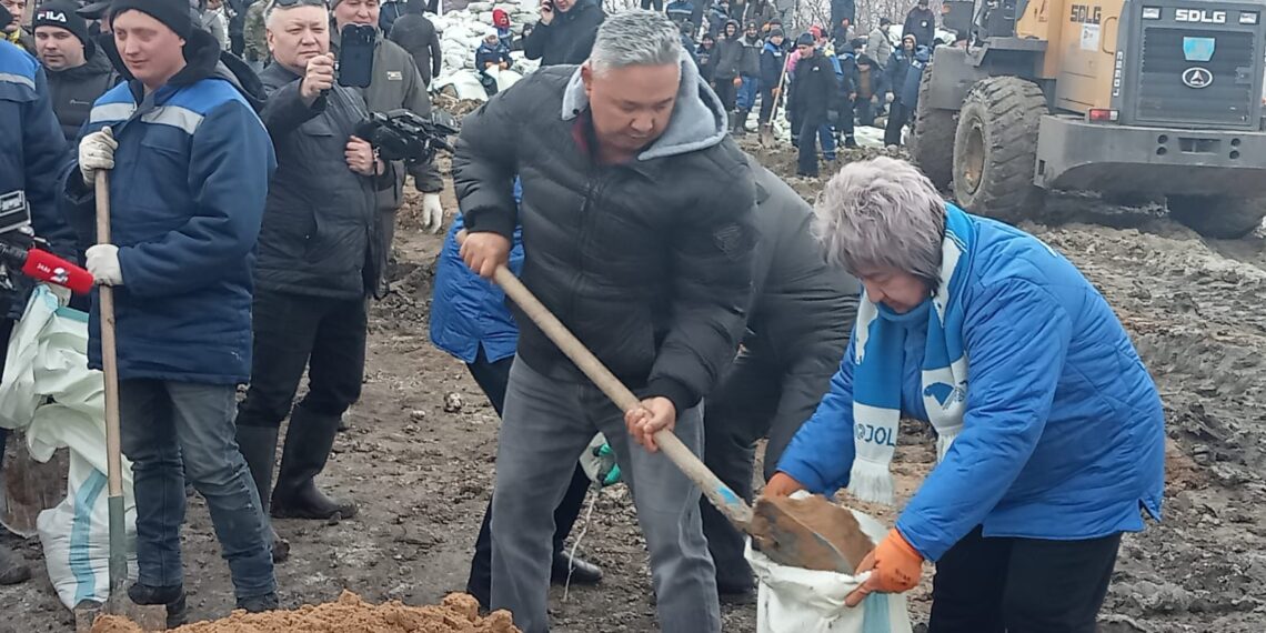 Су тасқыны. Депутаттар жағдай тұрақталғанша апатты аймақтарда болады
