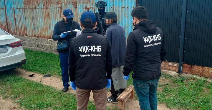 ҰҚК: Жамбылда тыйым салынған діни-экстремистік ұйым құрғандар ұсталды