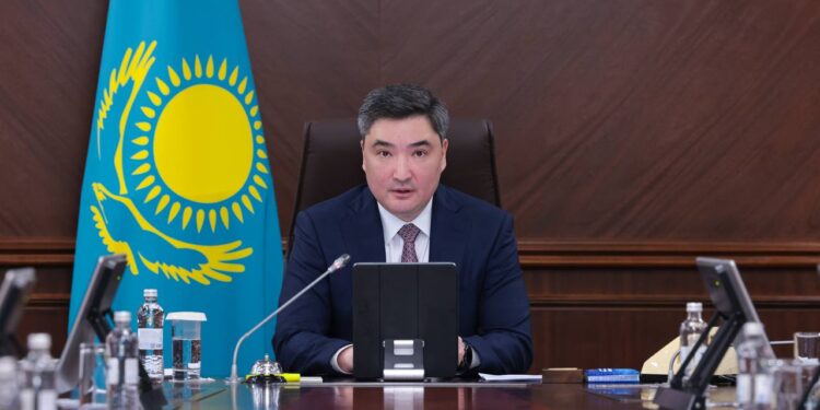 Премьер: Ірі кәсіпорындар бизнесті қолдап, оларға қосымша қызметтер беруге тиіс