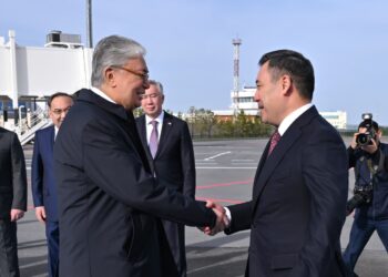 Қырғызстан Президенті Қазақстанға ресми сапармен келді