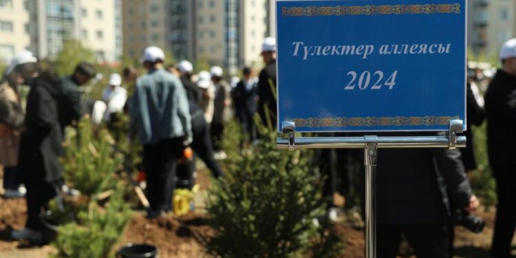 180 мыңнан астам мектеп түлегі елімізді көгалдандыруға атсалысты