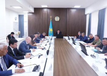 Әкім: Таразда көшелерді қайта жаңарту жұмыстары көңіл көншітпейді