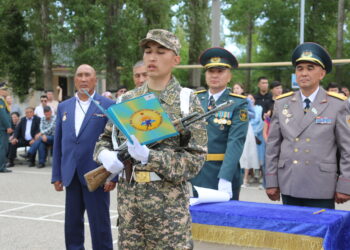 Таразда тау қорықшысы полкінің сарбаздары әскери ант қабылдады