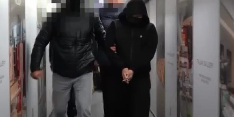 Алаяқтық жасаған қазақстандық Әзербайжаннан елге жеткізілді