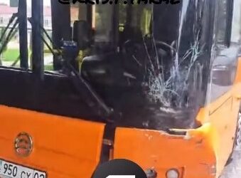 Таразда автобус жеңіл көлікпен соқтығысты