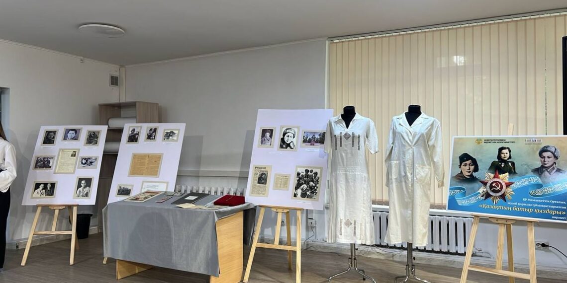 Алматыдағы көрмеде Әлия Молдағұловаға тиесілі жәдігерлер қойылды