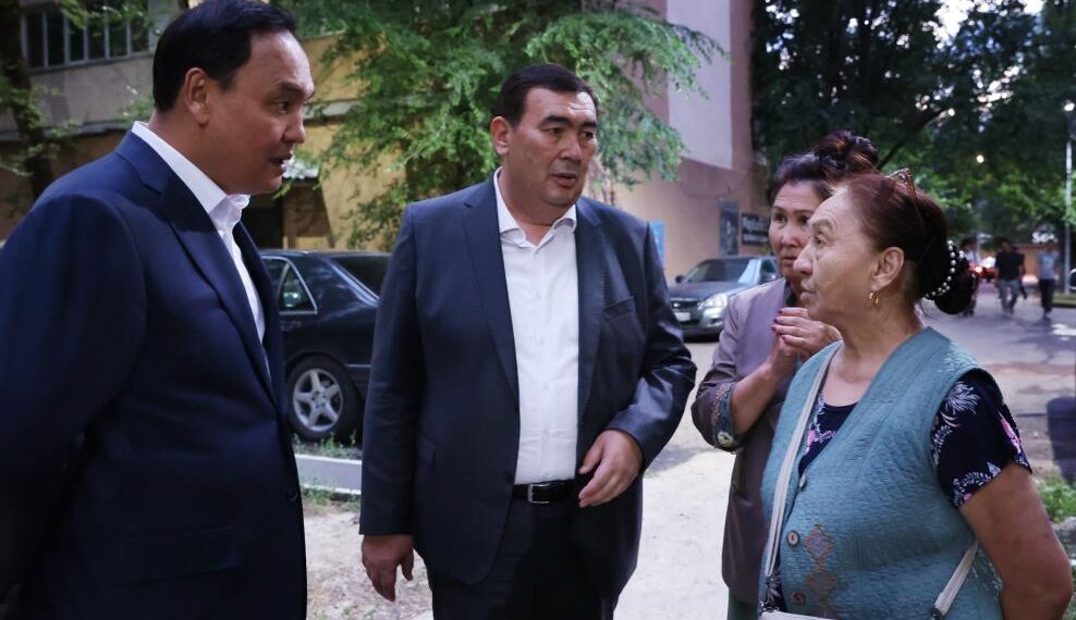 Облыс әкімінің тапсырмасы: Тараздағы шағын аудандар түнгі жарықпен қамтылуда