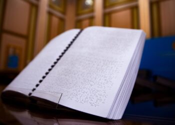 Қазақстанның Конституциясы алғаш рет Брайль әліпбиінде жарық көрді