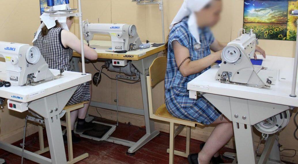 Су тасқыны. Жамбылда сотталған әйелдер зардап шеккен өңірлерге көмек көрсетуде