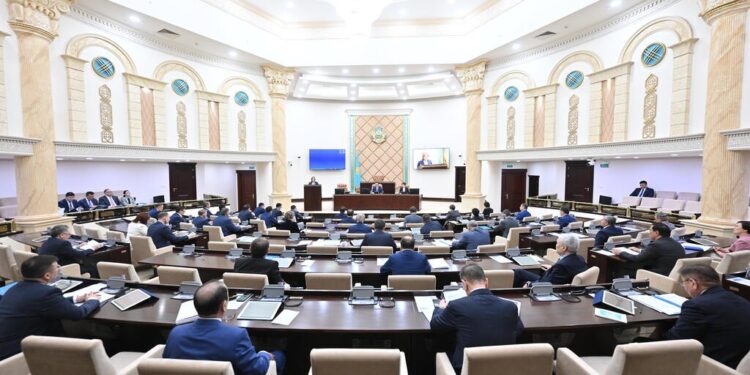 Сенатта масс-медиа туралы заң мақұлданды