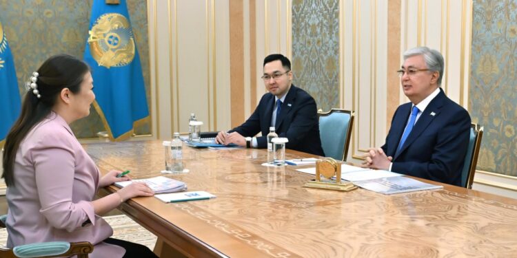 Бала құқықтары жөніндегі уәкіл Тоқаевқа есеп берді