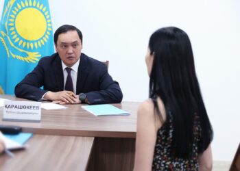 Ербол Қарашөкеев азаматтарды қабылдады