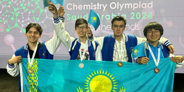 Қазақстандық оқушылар IChO — 2024 химия олимпиадасында екі алтын, күміс және қола медаль жеңіп алды