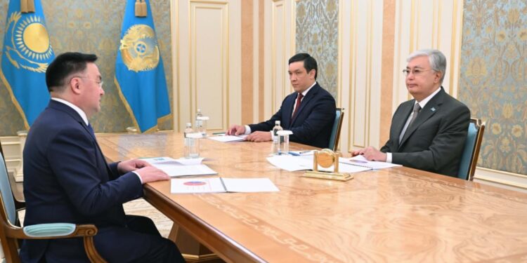 Президент Жоғарғы Сот төрағасы Асламбек Мерғалиевті қабылдады