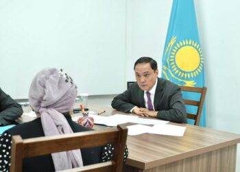 Ербол Қарашөкеев азаматтарды қабылдады