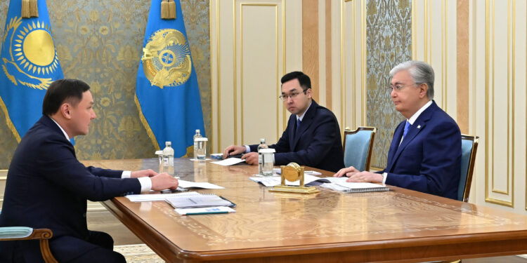 Қасым-Жомарт Тоқаев Туризм және спорт министрі Ермек Маржықпаевты қабылдады
