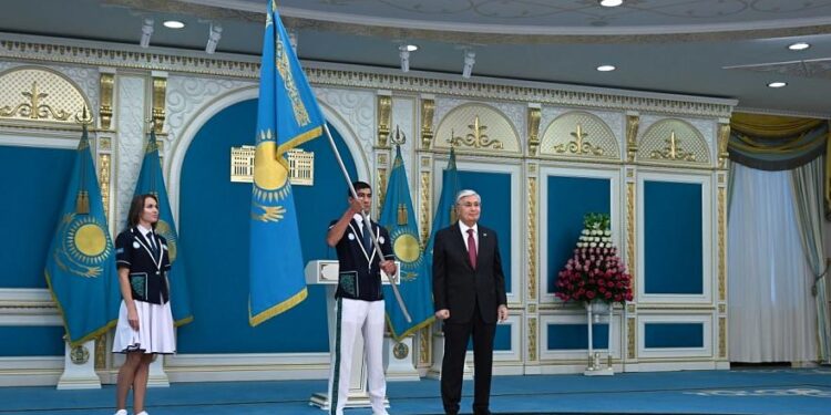 Президент Олимпиадаға қатысатын Қазақстан құрамасының мүшелеріне туды табыс етті