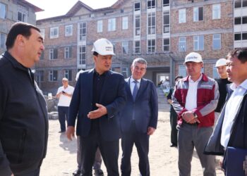 Ербол Қарашөкеев білім беру нысандарының құрылыс жұмыстарын тексерді