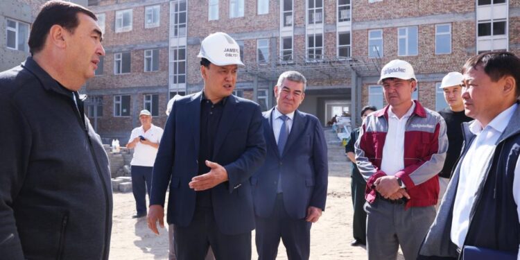 Ербол Қарашөкеев білім беру нысандарының құрылыс жұмыстарын тексерді