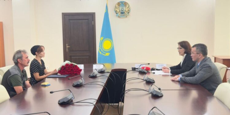 Төрт адамның өмірін сақтап қалған 18 жастағы марқұмның әкесі марапатталды