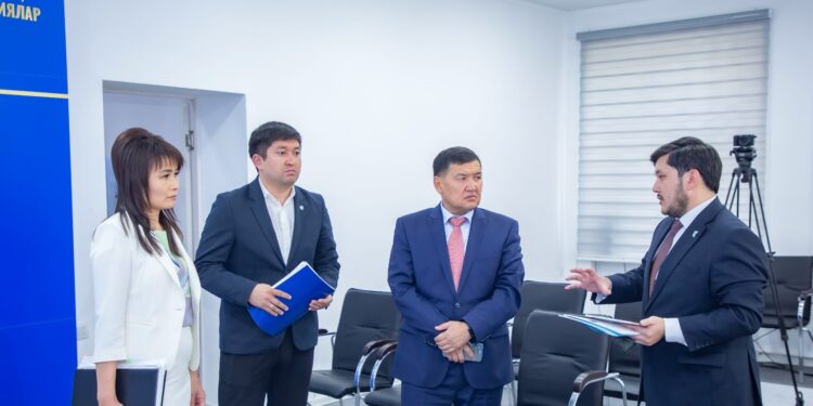 Серік Сәлемов журналистердің жұмысымен танысты