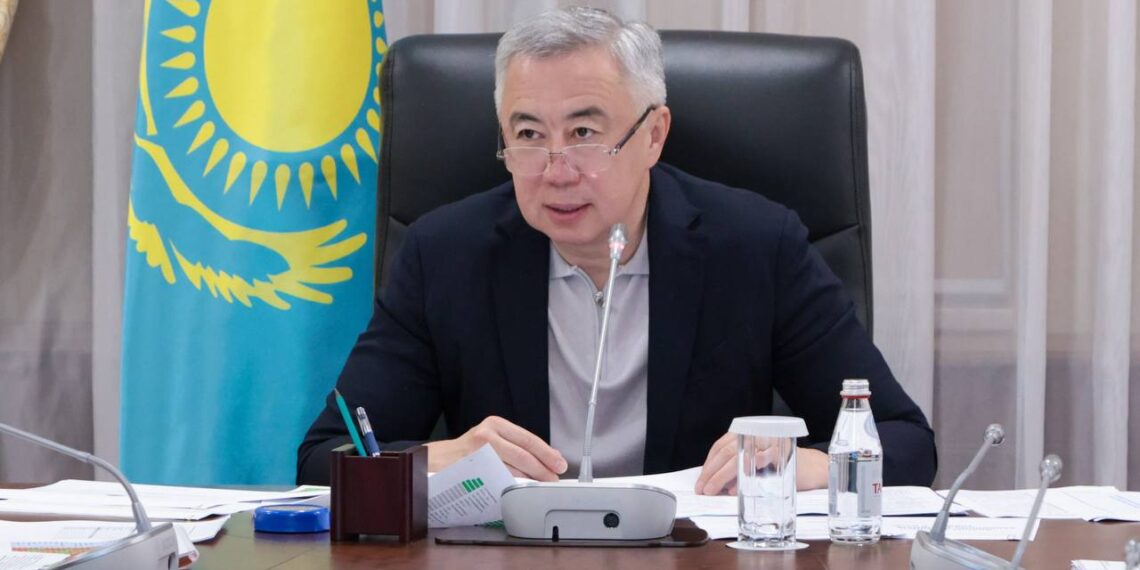 Жұманғарин: Елімізде шегірткеге қарсы күрес шаралары аяқталды