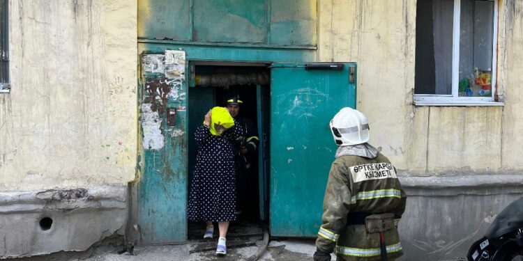 Жаңатаста бес қабатты үй өртенді