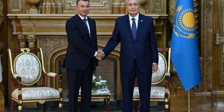 Тоқаев Тәжікстан Премьер-министрі Кохир Расулзодамен кездесті