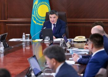 Бектенов Құқық бұзушылықтың алдын алу жөніндегі комиссия отырысын өткізді