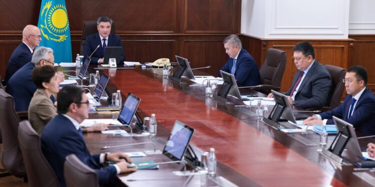Бектенов: Тұрғындардың көмір сатып алуында қиындықтар болмауы керек