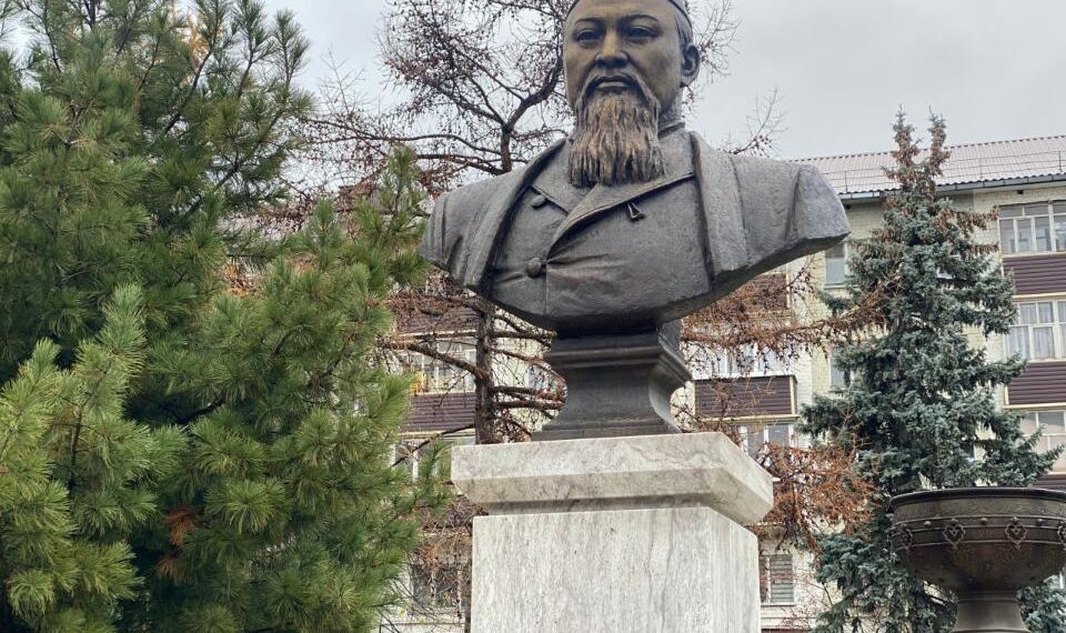 Татарстанда Абай Құнанбаевтың ескерткіш-бюсті ашылды