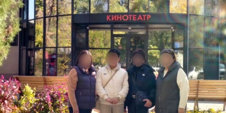 Жазасын өтеушілер «Пейіш» фильмін тамашалады