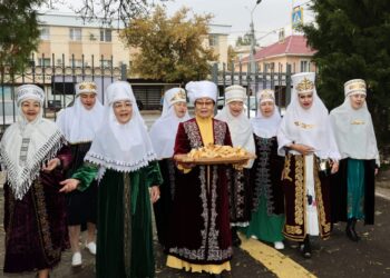 Дауыс берушілер қазақы дәмнен ауыз тиді