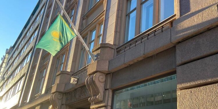 Елшілік қазақстандықтарға Украинадан кетуді ұсынды