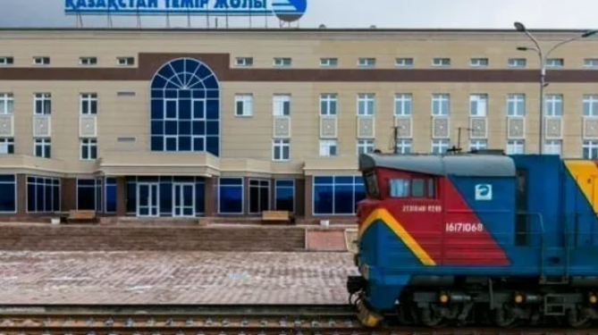 Көлік министрі: Елдегі 59 теміржол вокзалының 54-і жөндеуді қажет етеді